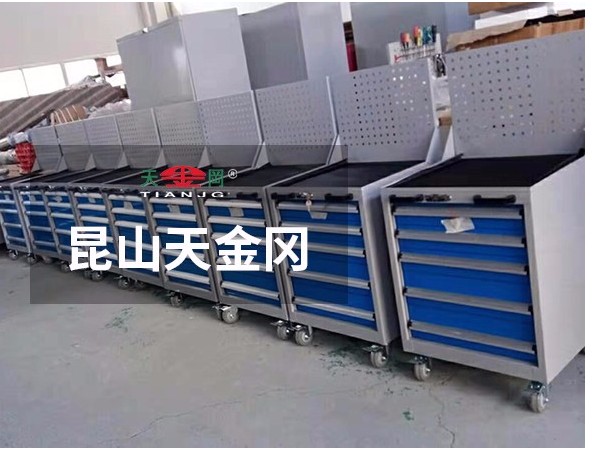 你的鉗工工具柜買貴了嗎，實(shí)力廠家給您批發(fā)價(jià)格！