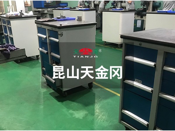 工具柜廠家哪個(gè)好，天金岡18年始終秉承綠色環(huán)保理念！