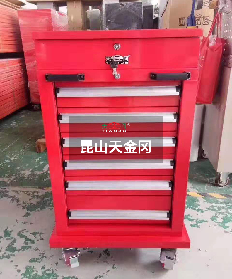 昆山天金岡年產17000臺鉗工工具柜，每一臺柜子的出庫都是用了心，認了真的