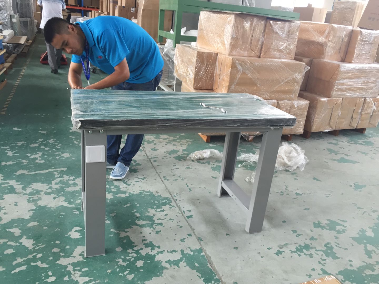 多功能小型鉗工桌【天金岡】