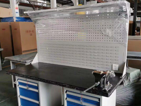 怎么選擇好的蘇州鉗工臺源頭生產(chǎn)廠家？【天金岡】