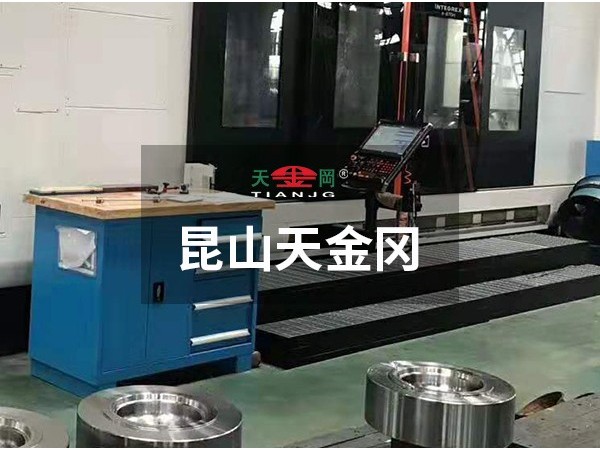 車間工具柜價(jià)格貴嗎，貴不貴選擇很重要！