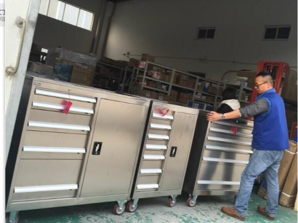 不銹鋼工具柜多少錢一個？【天金岡】