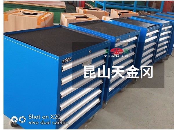 判斷鉗工工具柜廠家實(shí)力的3點(diǎn)，都知道嗎?