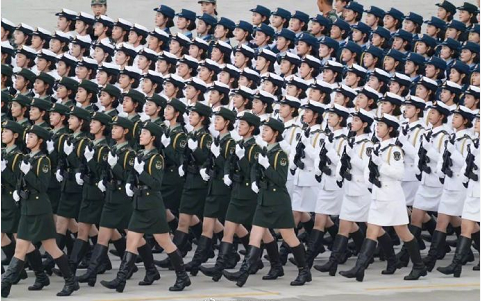 她們英姿颯爽，氣勢不凡，國之巾幗